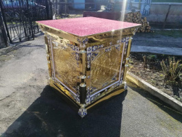 Облачення на престол із золоченими іконами, 1х1м