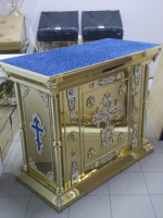 ​Церковний жертовник у вівтар із великим латунним хрестом,, 120х70см