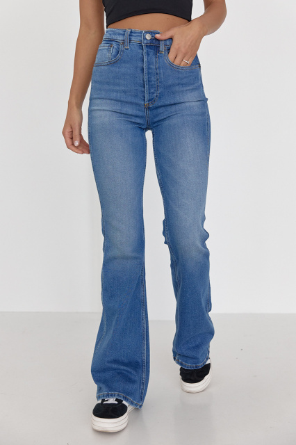 Жіночі джинси кльош із круглою кокеткою ззаду — джинс-колір, 31р (є розміри)