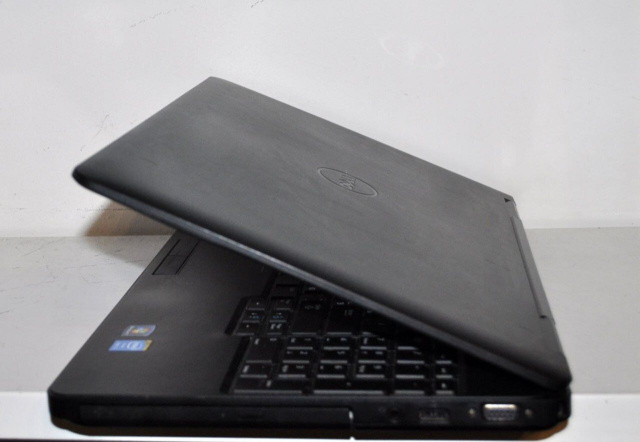 Dell Latitude E5540 Windows 10 15.6 Laptop Intel i3 4030U 1.9Ghz 8GB 120GB  SSD